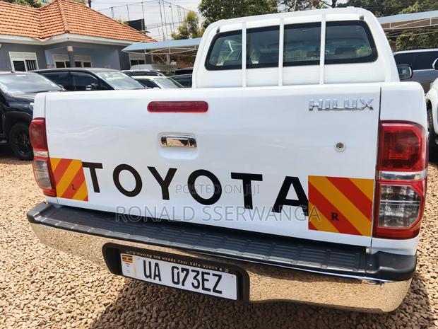Toyota Hilux 2016 White