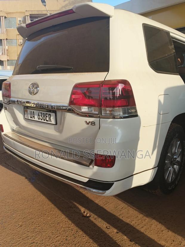 Toyota Land Cruiser Prado 2009 White