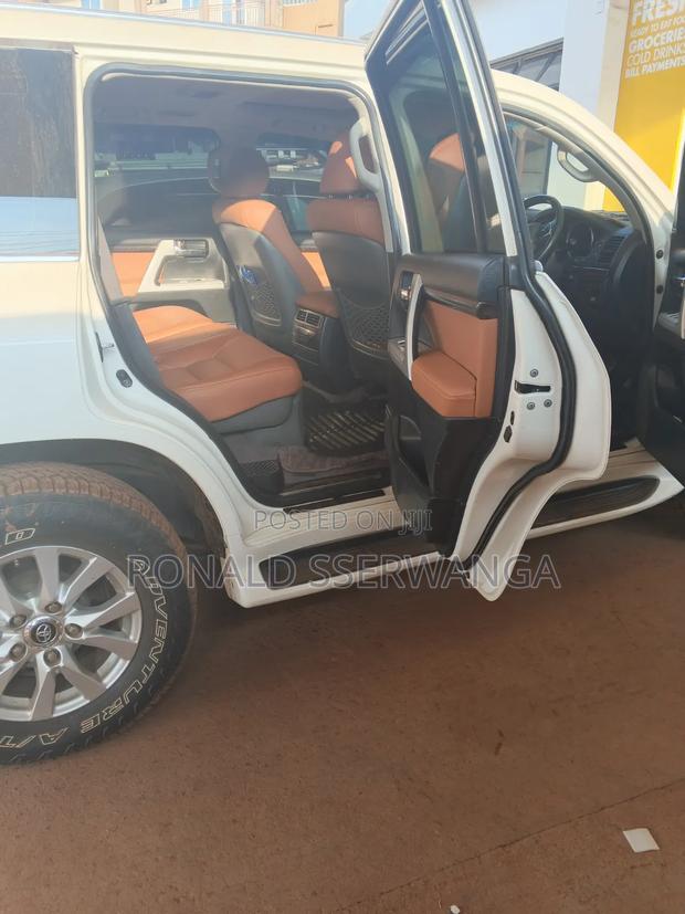 Toyota Land Cruiser Prado 2009 White
