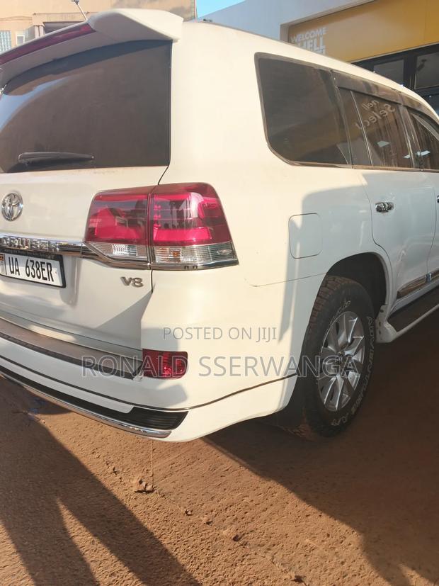 Toyota Land Cruiser Prado 2009 White