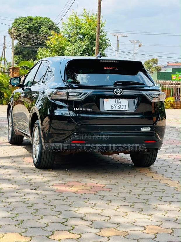 Toyota Harrier 2.0 2015 Black