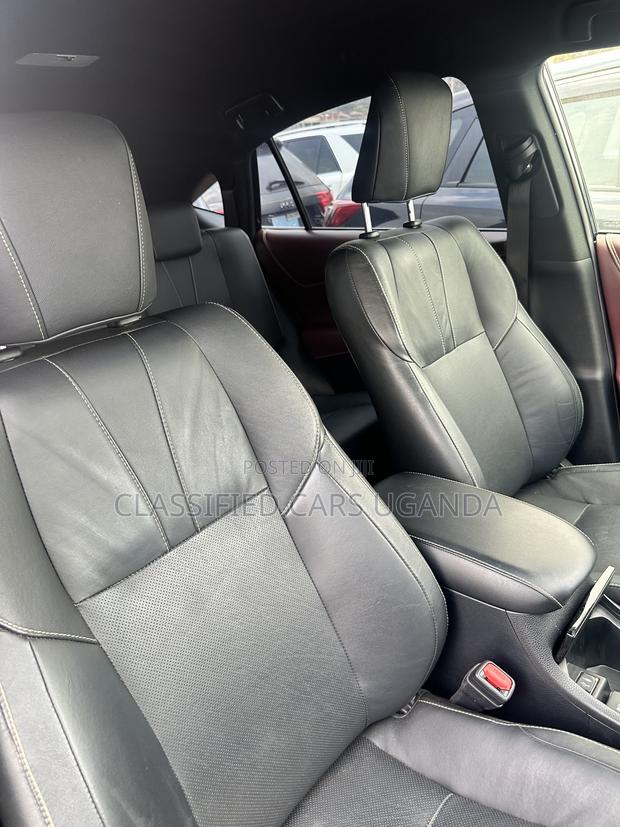 Toyota Harrier 2.0 2017 Black