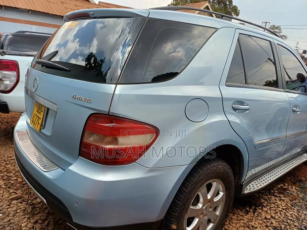Mercedes-Benz M Class 2010 Blue