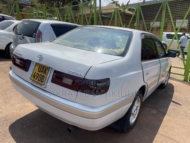 Toyota Corona Premio 2000 White