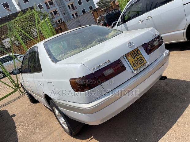 Toyota Corona Premio 2000 White