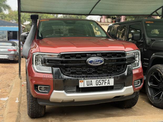 Ford Ranger Wildtrak 2023 Maroon
