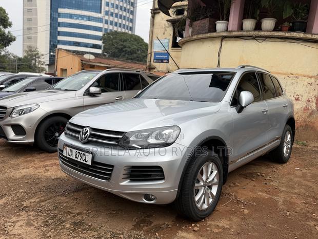 Volkswagen Touareg 2014 Gray