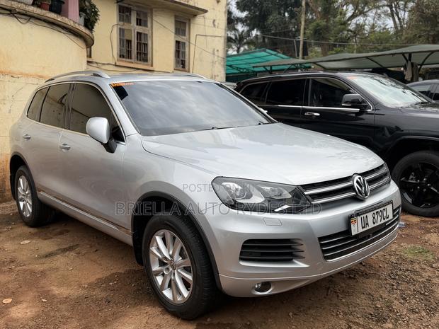 Volkswagen Touareg 2014 Gray