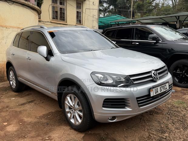 Volkswagen Touareg 2014 Gray