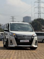 Toyota Noah 2.0 AWD (7 Seater) 2015 White for sale