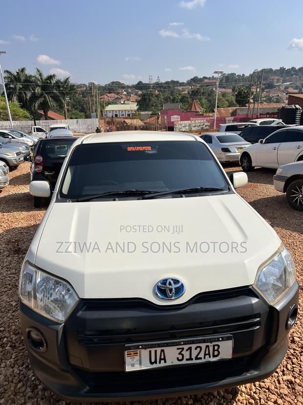 Toyota Probox 1.5 DX 4WD 2020 White