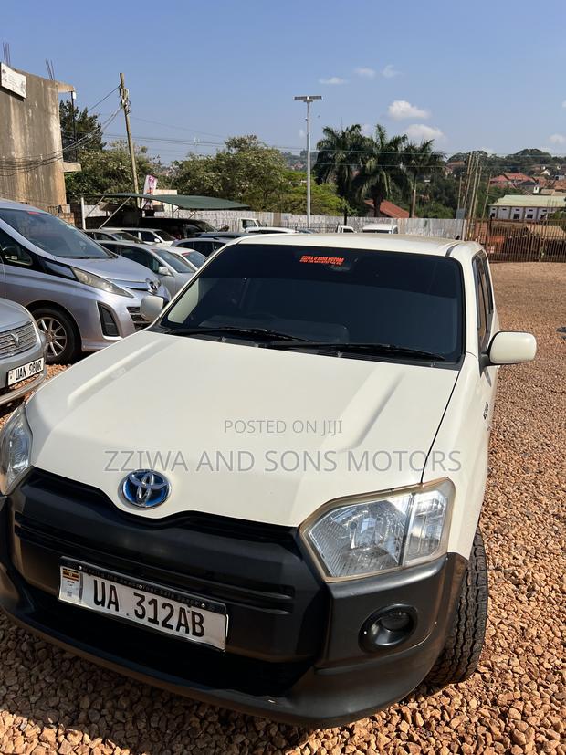 Toyota Probox 1.5 DX 4WD 2020 White