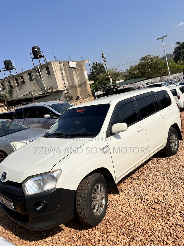 Toyota Probox 1.5 DX 4WD 2020 White