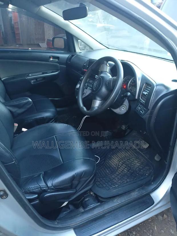 Toyota Wish 2004 White