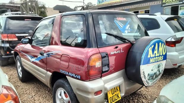 Toyota RAV4 1999 Red
