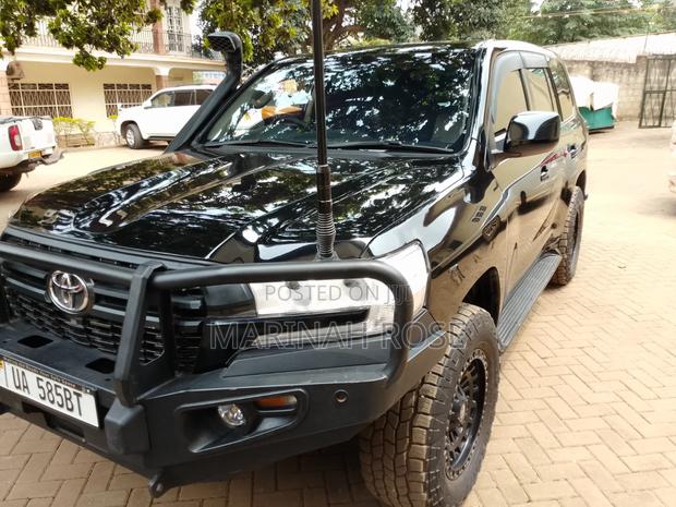 Toyota Land Cruiser 2010 Black