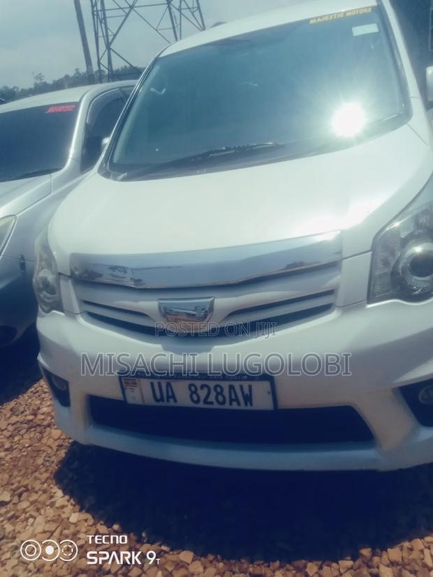 Toyota Noah 2010 White