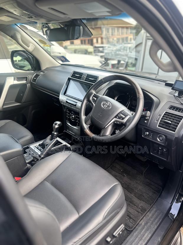 Toyota Land Cruiser Prado 2.8 2020 Black