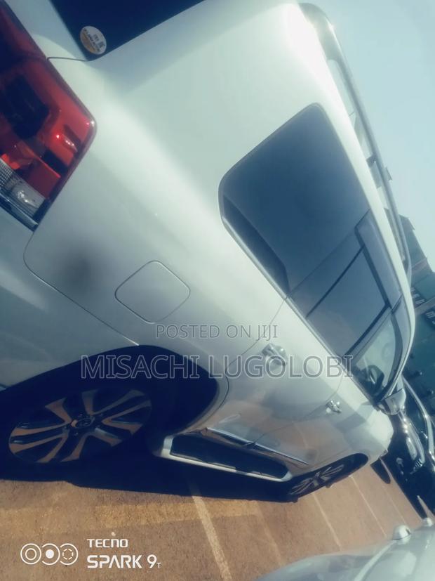 Toyota Land Cruiser Prado 2017 White