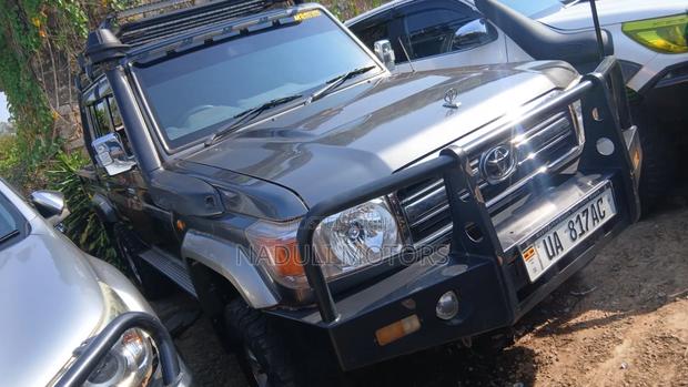 Toyota Land Cruiser 2015 Black