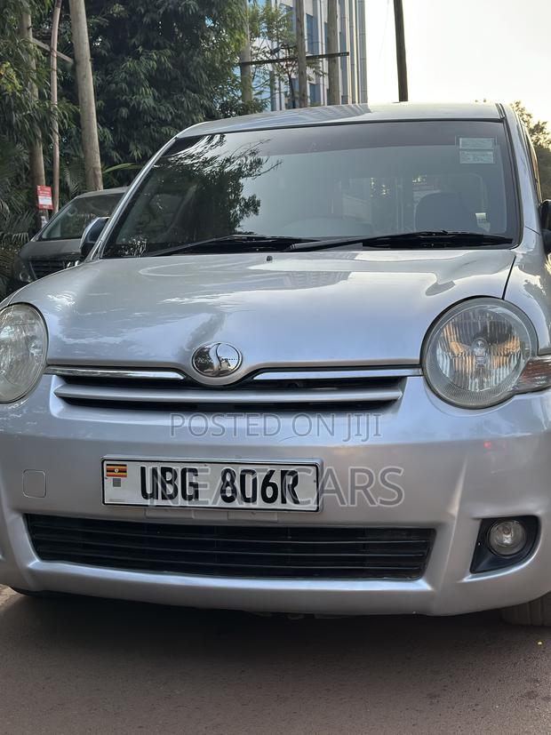 Toyota Sienta 2008 Silver