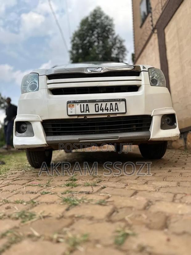 Toyota Noah 2011 White