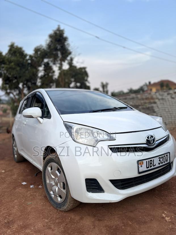 Toyota Ractis 2010