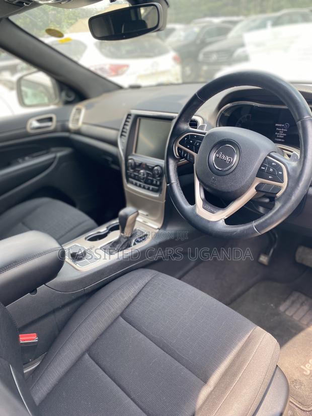 Jeep Cherokee Latitude 4dr SUV (2.4L 4cyl 9A) 2015 White