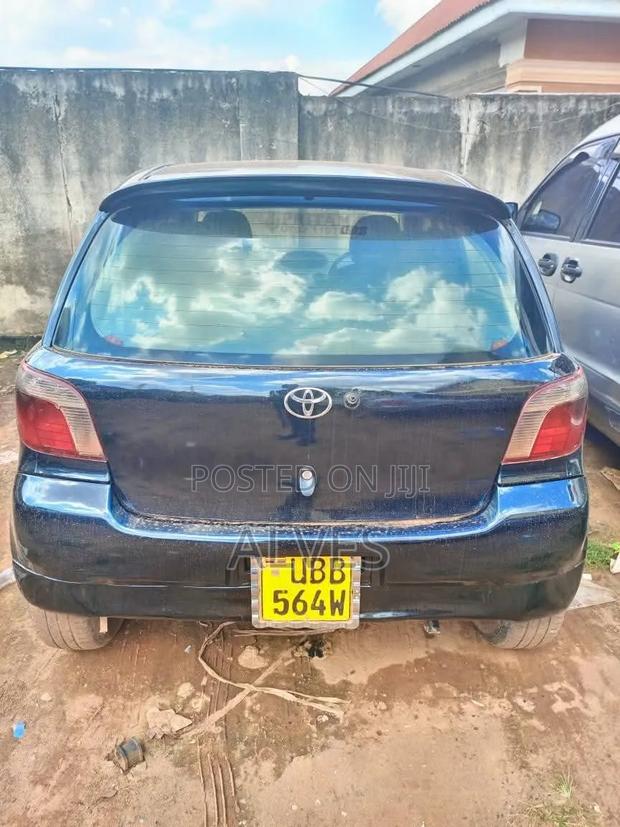 Toyota Vitz 2010 Blue