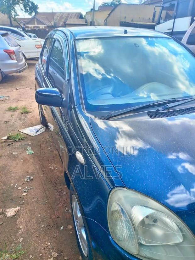 Toyota Vitz 2010 Blue