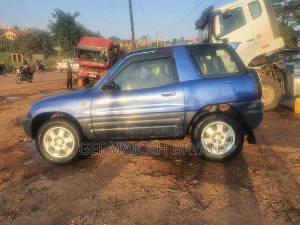Toyota RAV4 Cabriolet 1998 Blue