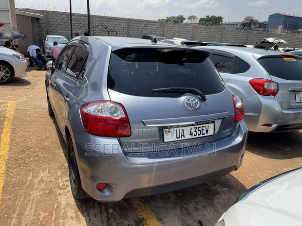 Toyota Auris 2011 Gray