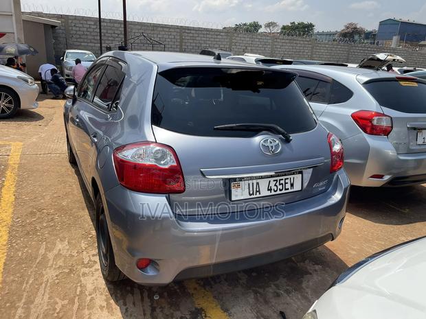 Toyota Auris 2011 Gray