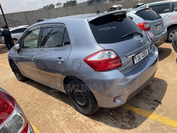 Toyota Auris 2011 Gray