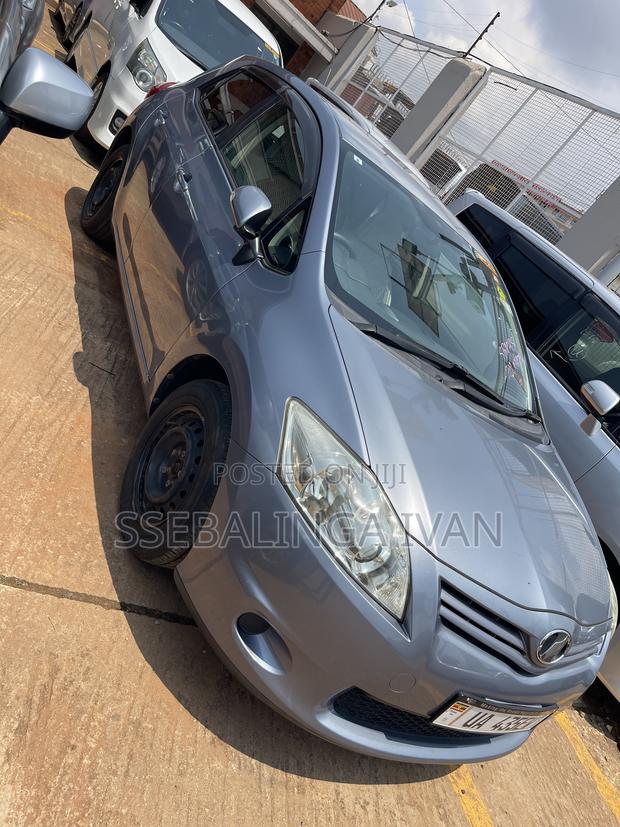 Toyota Auris 2011 Gray