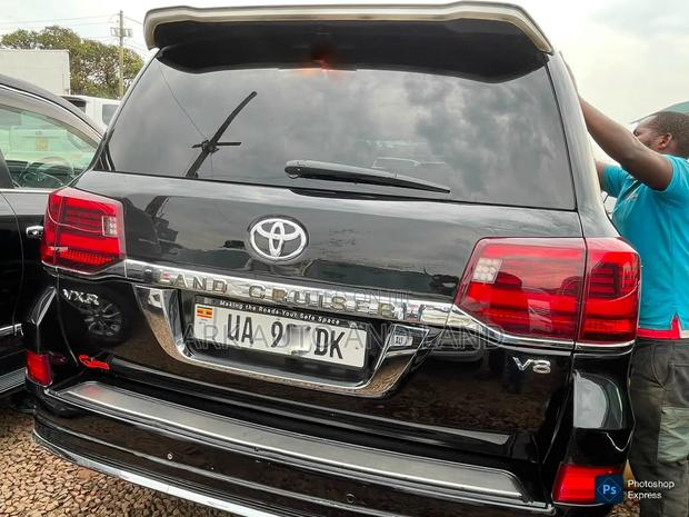 Toyota Land Cruiser 2018 Black