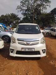 Toyota Noah 2010 White for sale