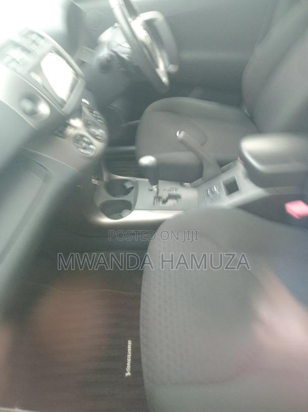 Toyota Vanguard 2013 Silver