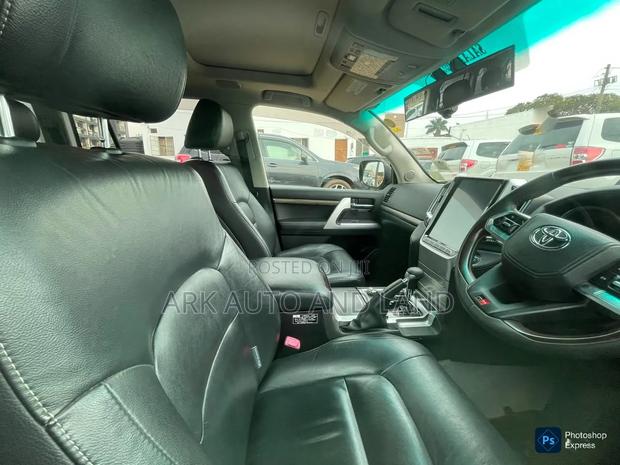 Toyota Land Cruiser 2017 Black