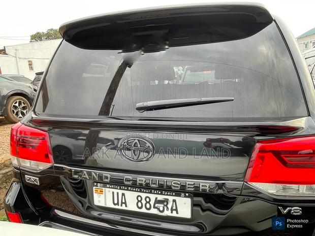 Toyota Land Cruiser 2017 Black