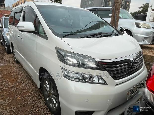 Toyota Vellfire 2008 White