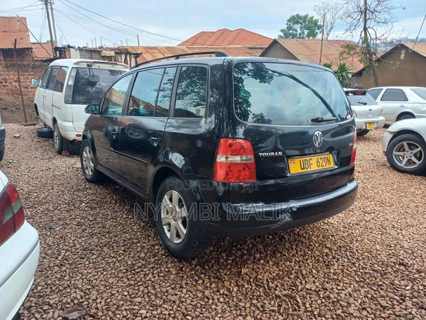 Volkswagen Touran 2005 Black