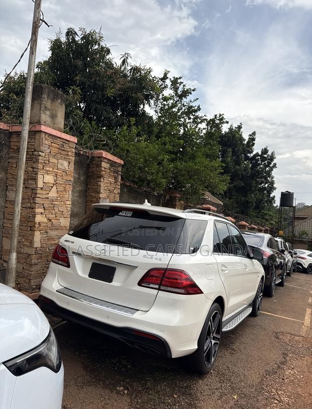 Mercedes-Benz GLE-Class AMG GLE 43 4MATIC 2017 White