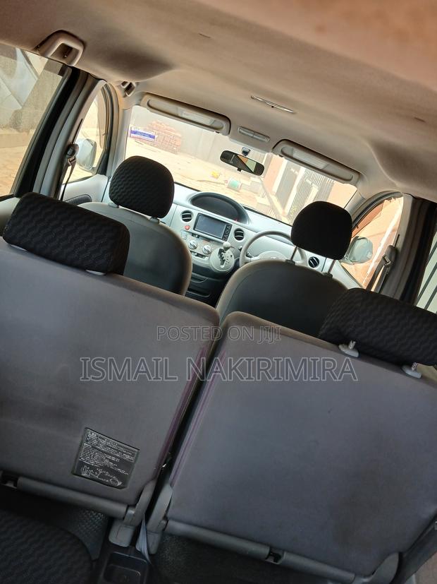 Toyota Sienta 1.5 AWD 2010 Gray