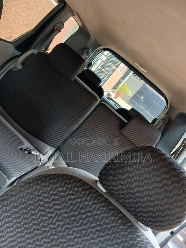 Toyota Sienta 1.5 AWD 2010 Gray