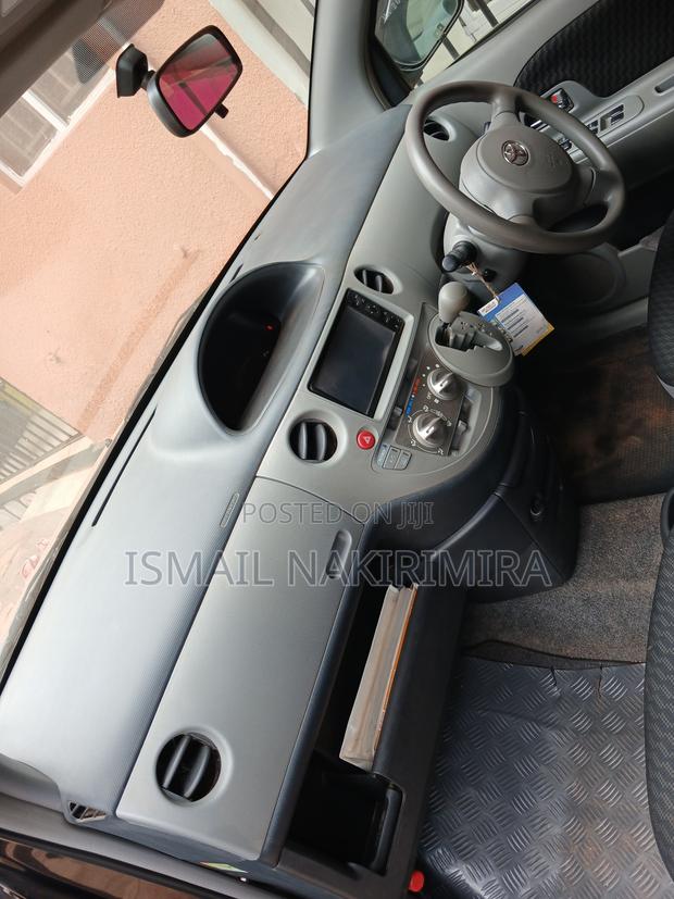 Toyota Sienta 1.5 AWD 2010 Gray