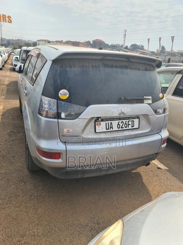 Mitsubishi Outlander 2012 Silver