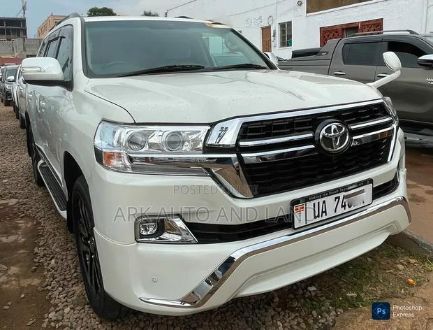 Toyota Land Cruiser 2018 White
