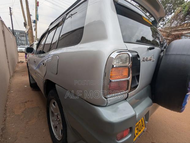 Toyota RAV4 Automatic 2000 Silver