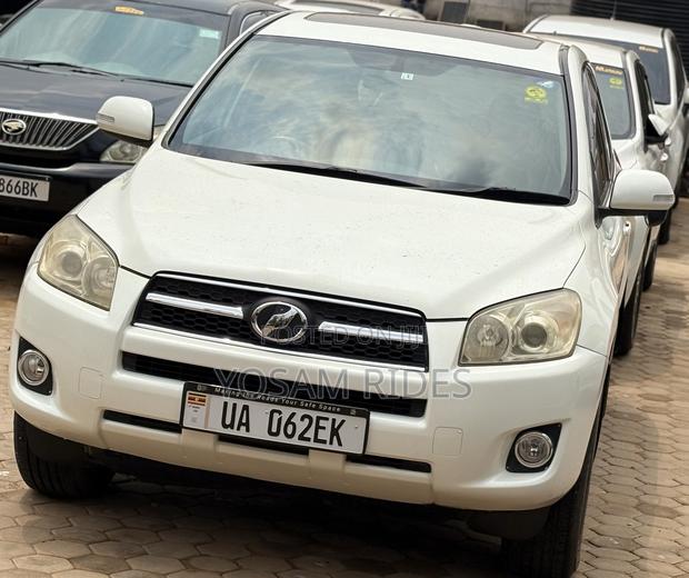 Toyota RAV4 2.4 2008 White